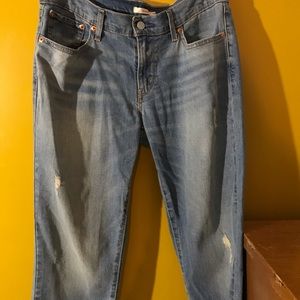 LEVI’S WOMEN BOYFRIEND JEAN SIZE 28